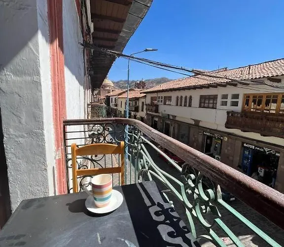 Qosqollay Plaza *
